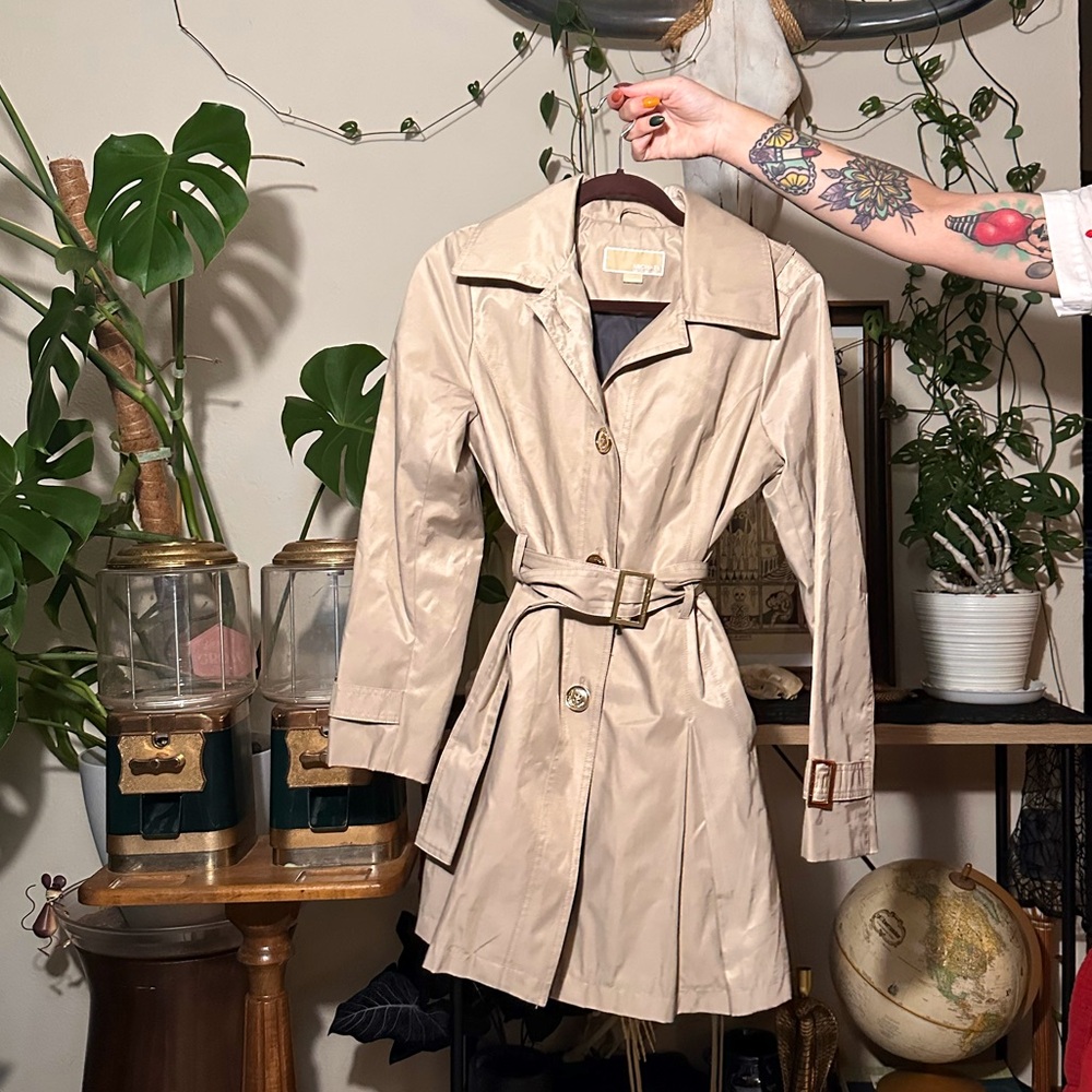 Michael Kors Trench coat with removable hood size: Small